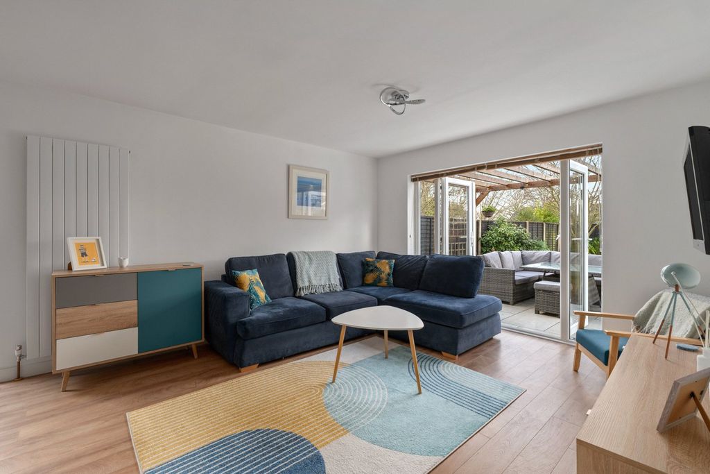 Property photo 2 of 21 Living Area