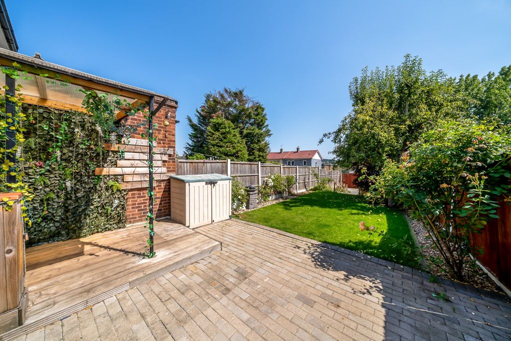 Property photo 2 of 18 4452962