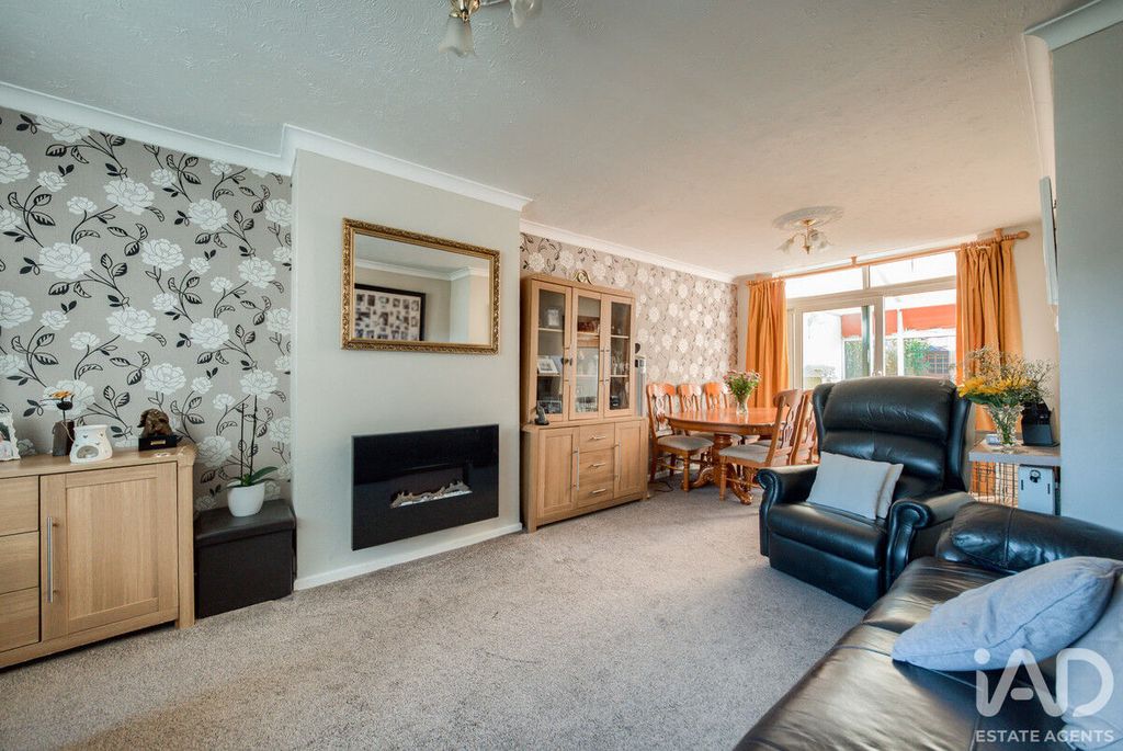 Property photo 3 of 23