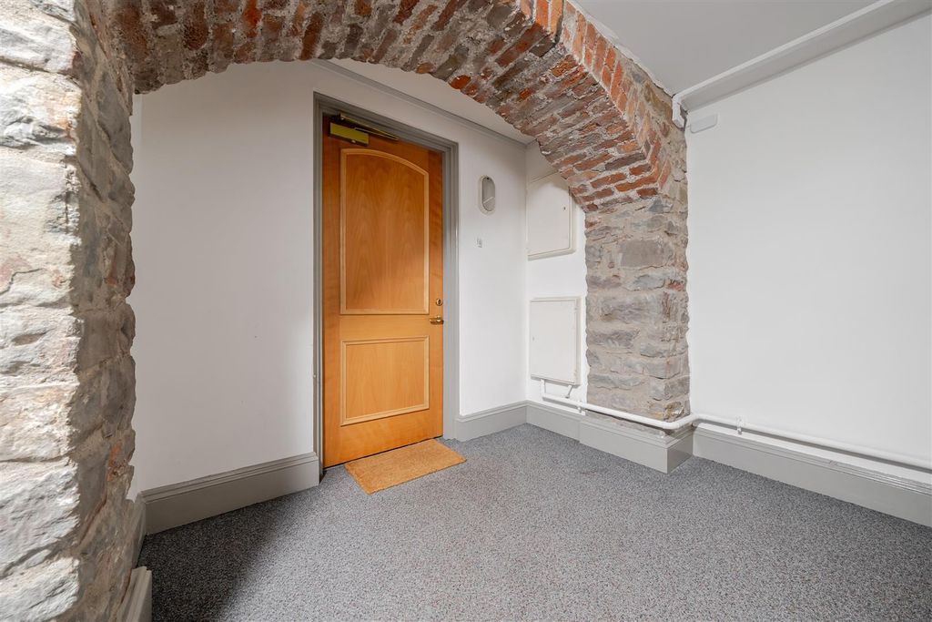 Property photo 3 of 11 Entrance.Jpg