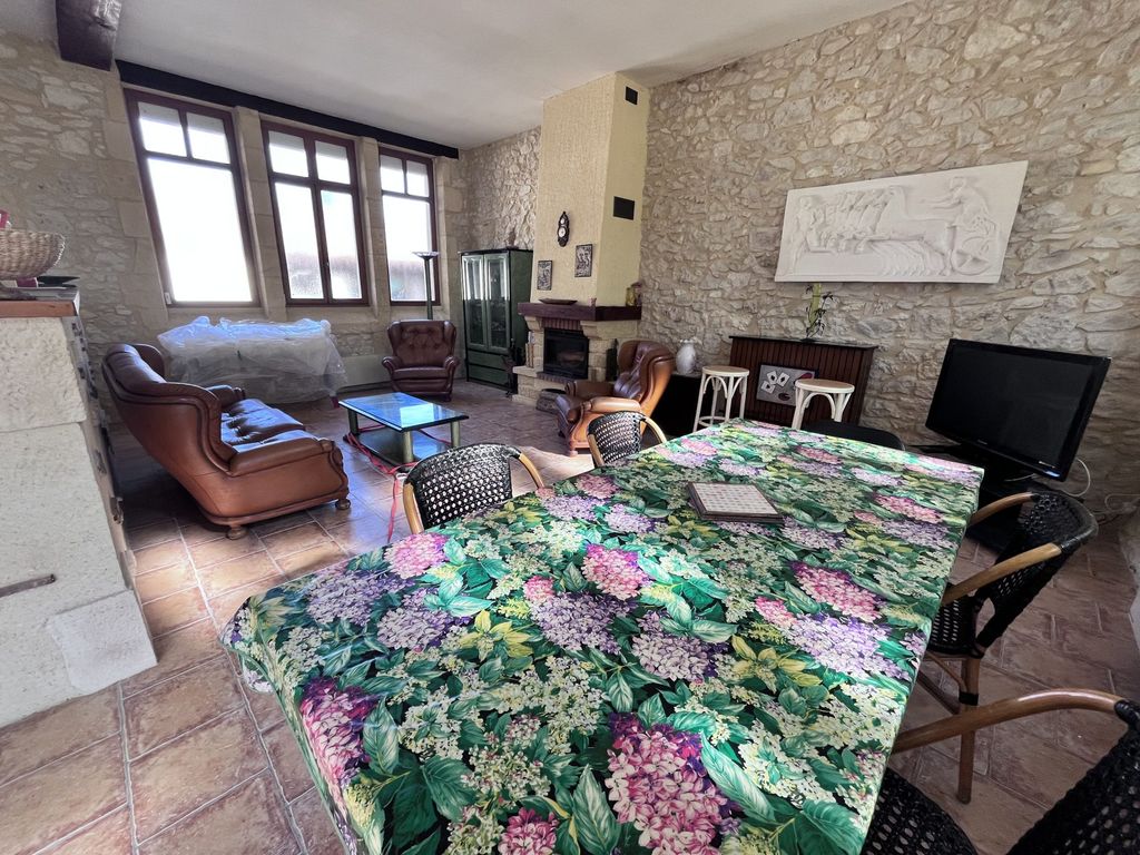 Property photo 2 of 26