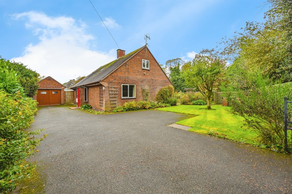 Property photo 2 of 17 Entrance Porch: