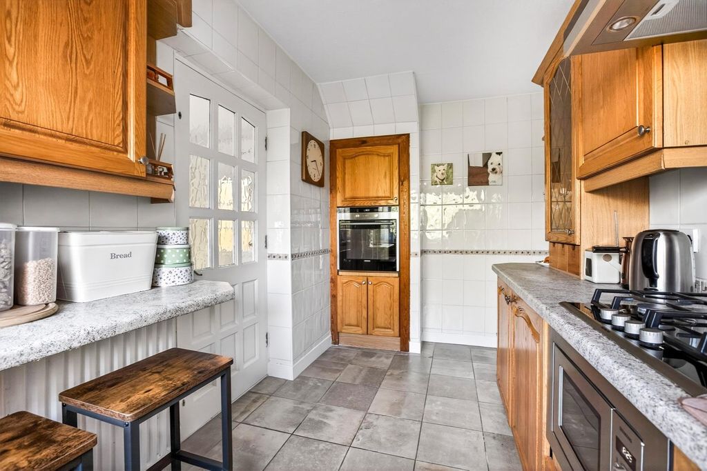 Property photo 3 of 22 Kitchen