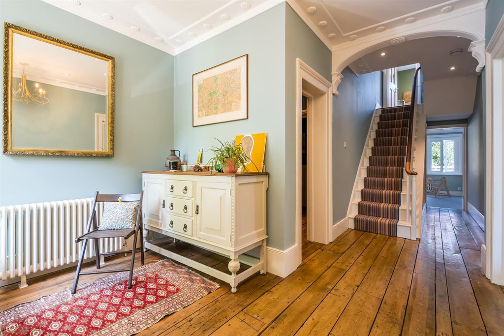 Property photo 2 of 45 1 Glangall Road-24.Jpg