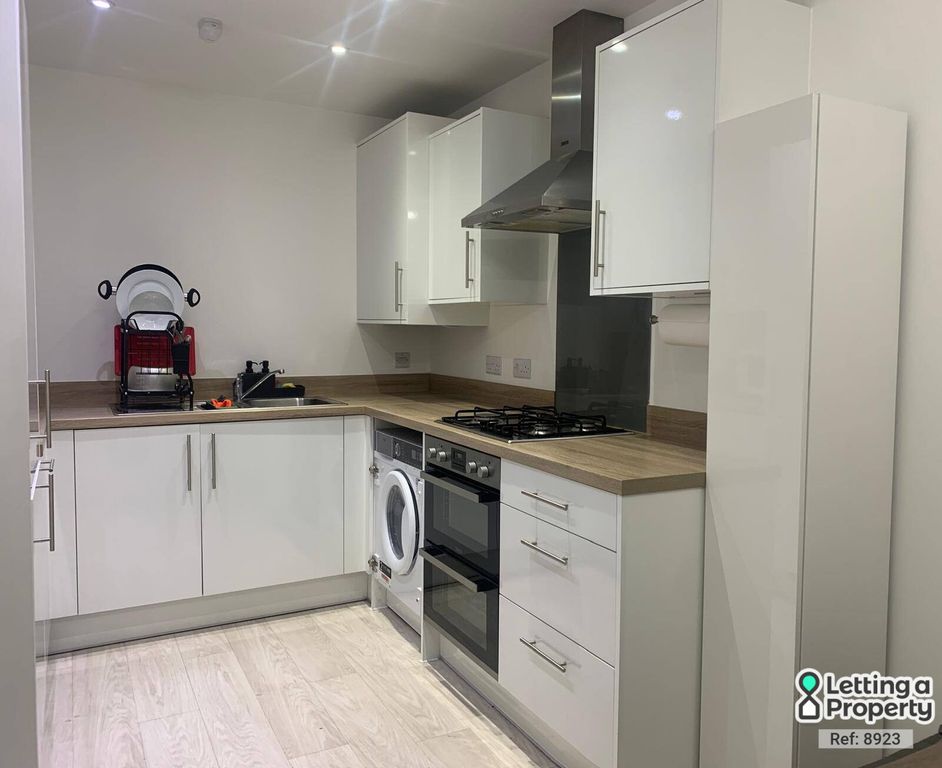 Property photo 2 of 20