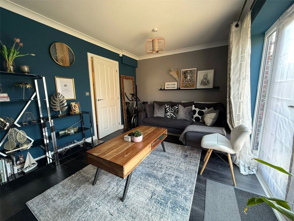 Property photo 2 of 40 Picture No. 04