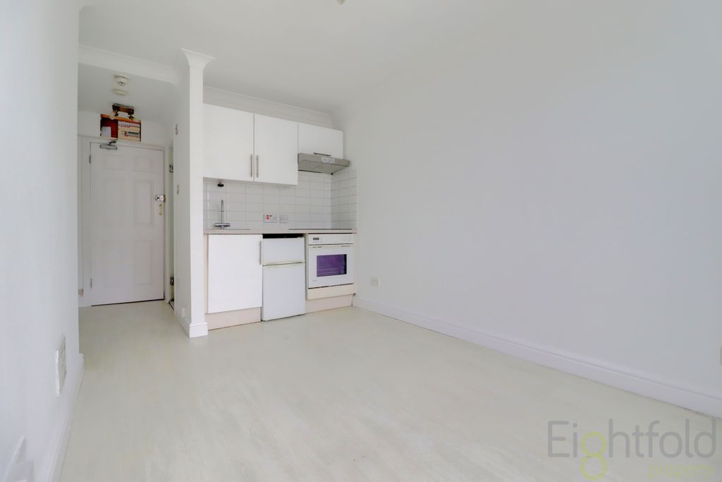 Property photo 2 of 8 Sudio Room