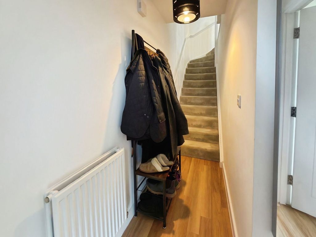 Property photo 3 of 33