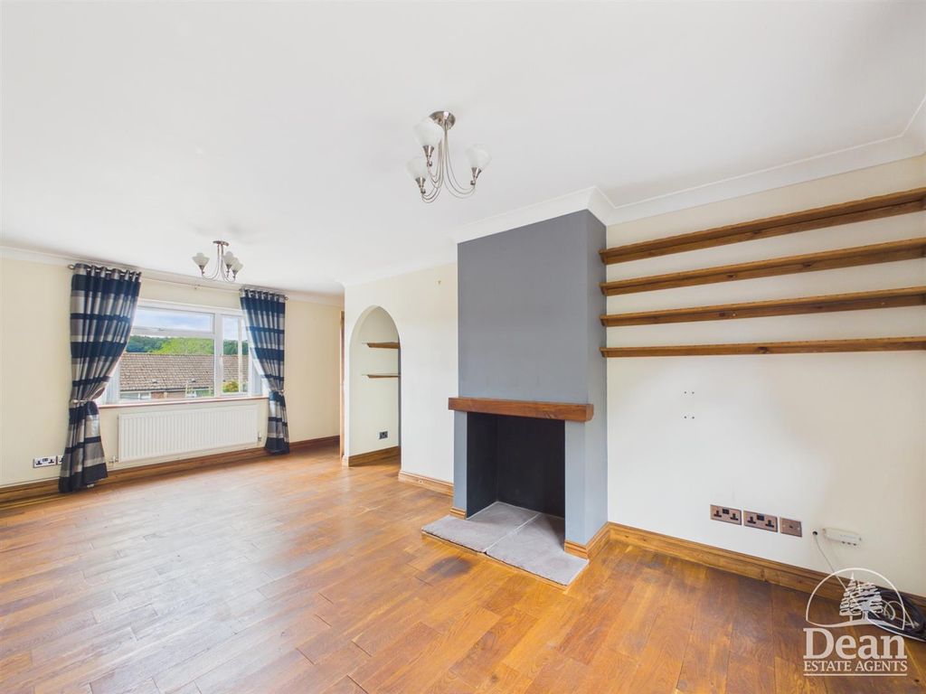 Property photo 3 of 12