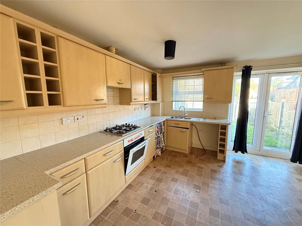 Property photo 3 of 15 Picture No. 11