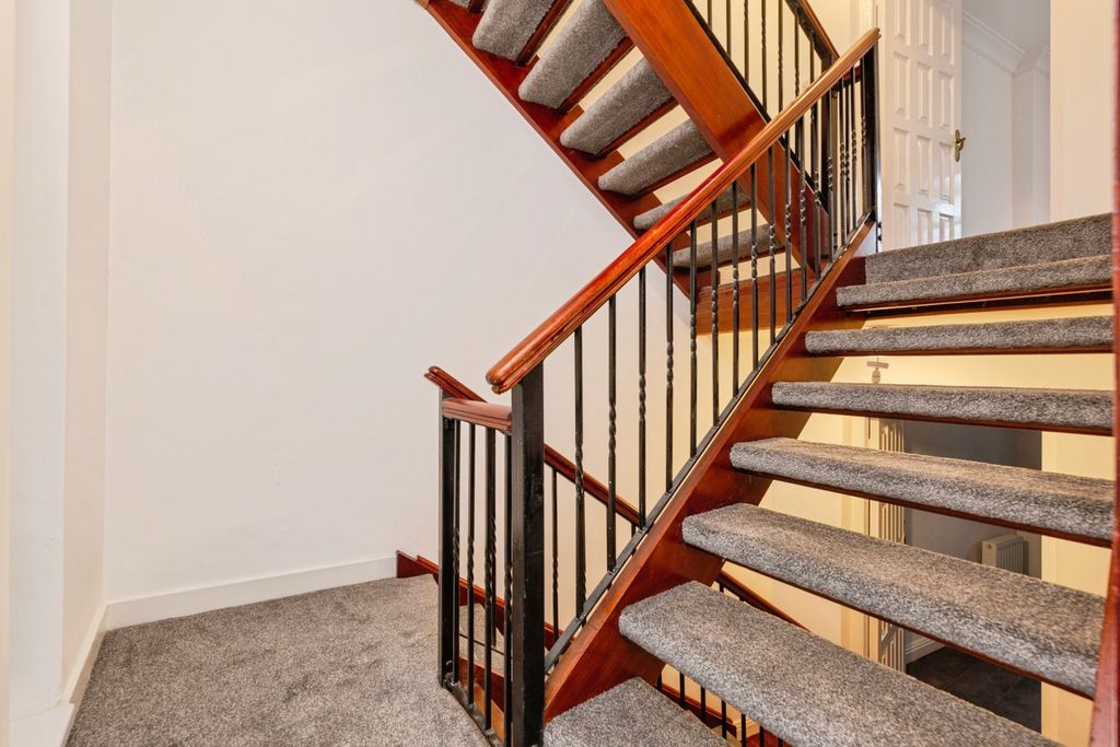 Property photo 3 of 42 Pbox-Img.Jpg