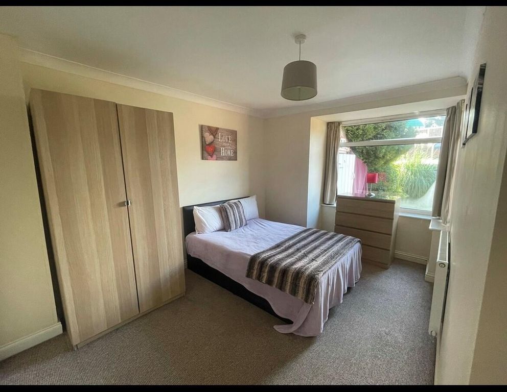 Property photo 1 of 5 Bedroom