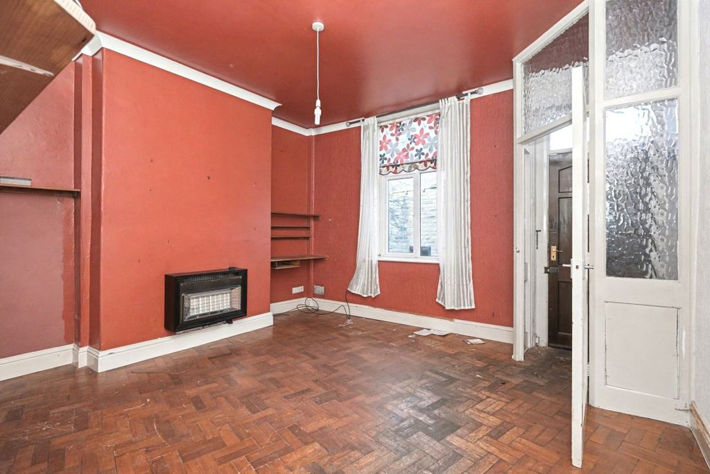 Property photo 2 of 12