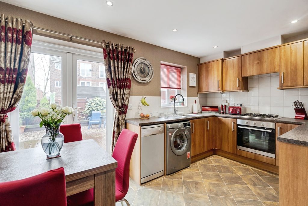 Property photo 3 of 24 Pbox-Img.Jpg