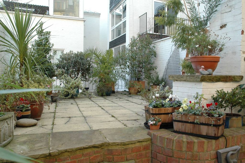 Property photo 2 of 6