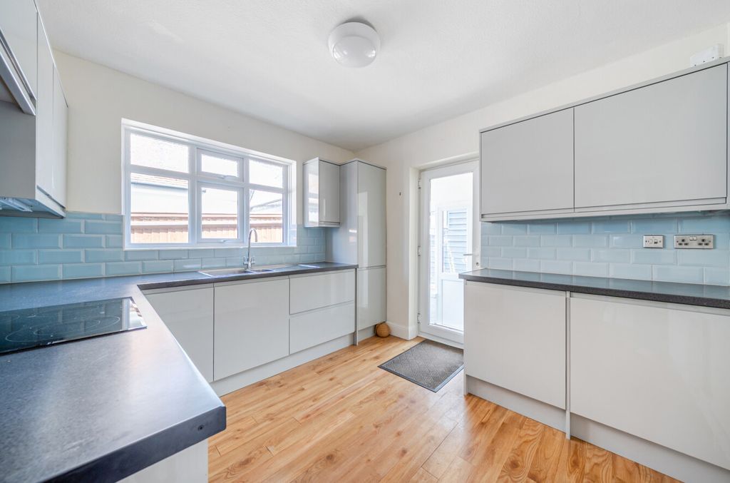 Property photo 3 of 14 1488510-17-6A4Cf5...