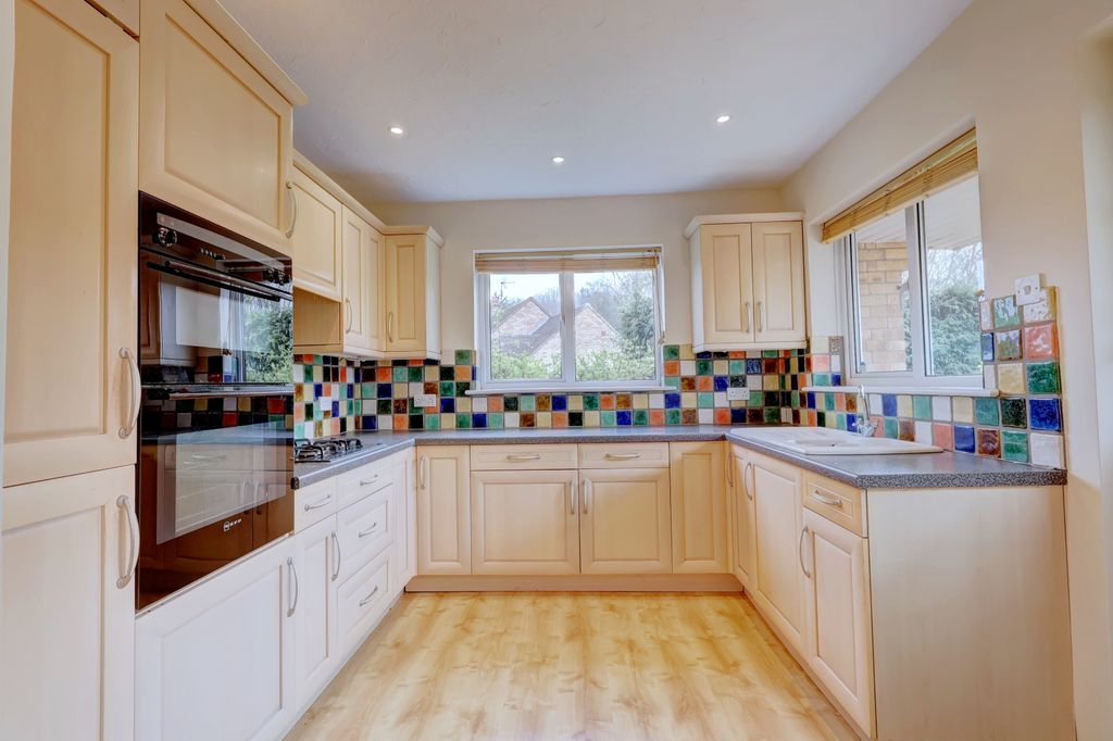 Property photo 2 of 19 Picture No. 22