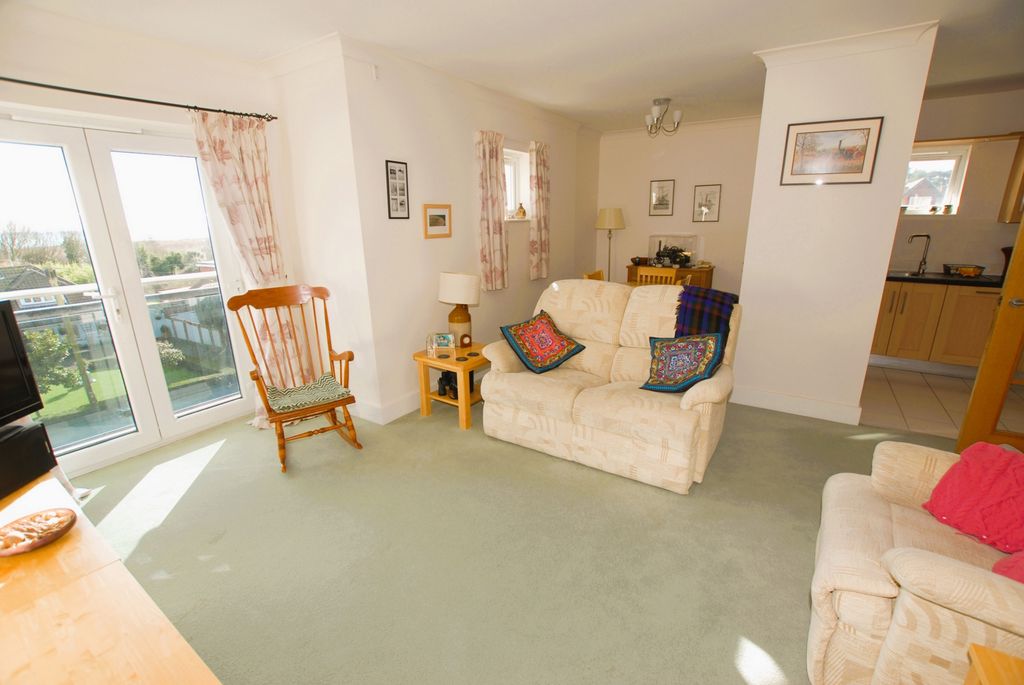 Property photo 3 of 14 Sitting Room