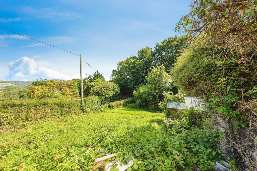 Property photo 2 of 17 Photo