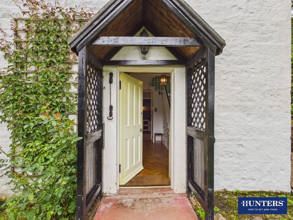 Property photo 2 of 34 Side Entrance