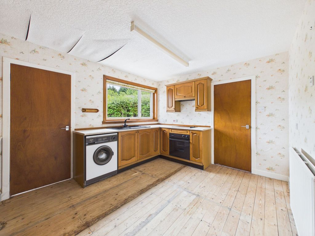 Property photo 3 of 27