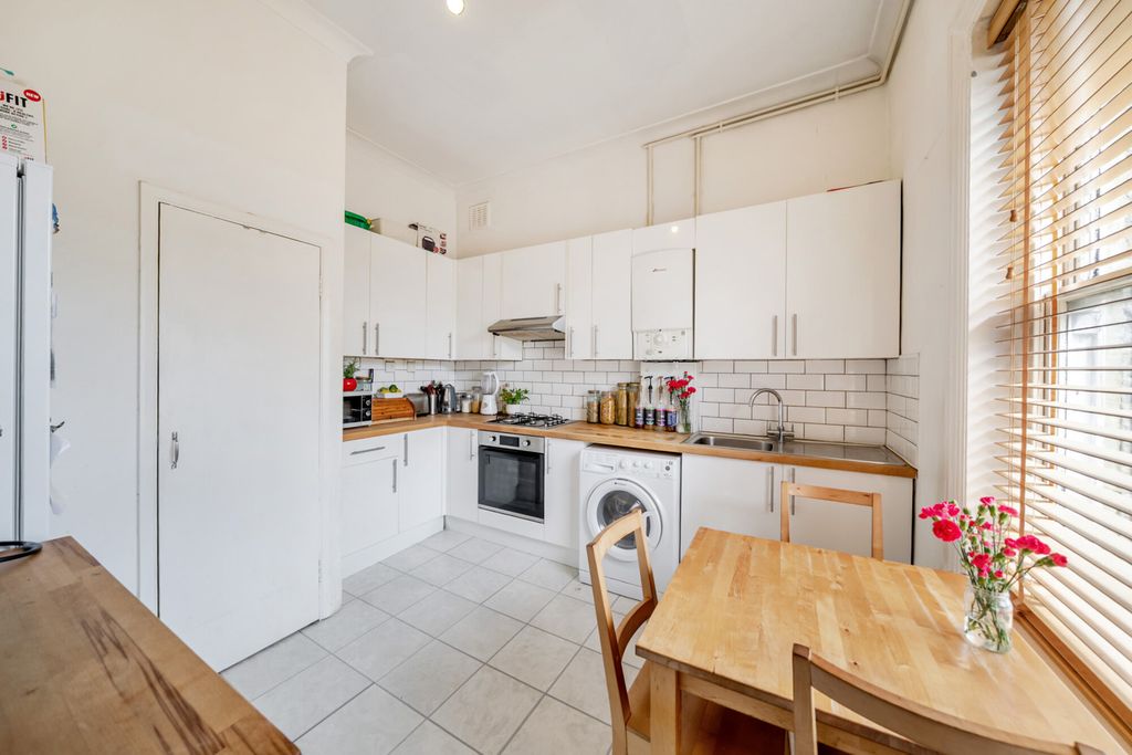 Property photo 3 of 21 1441460-13-69E0c3...