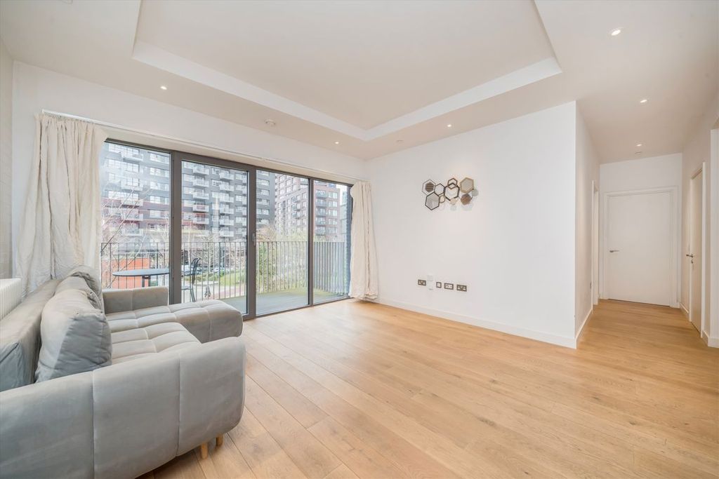 Property photo 2 of 9