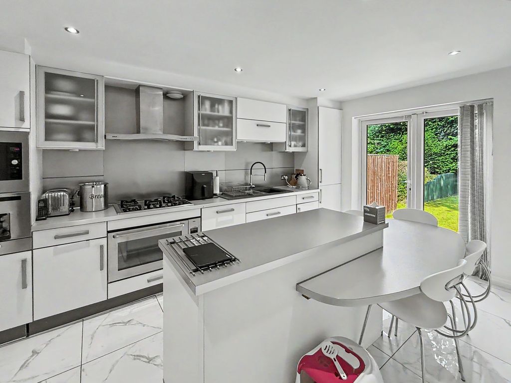 Property photo 2 of 42
