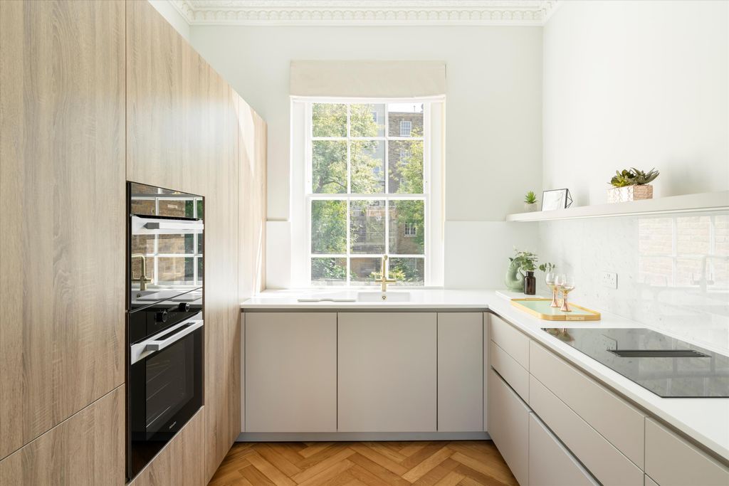 Property photo 3 of 17 Image