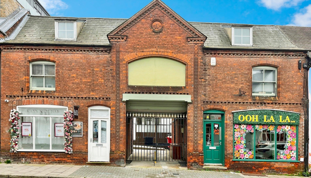 Property photo 1 of 12