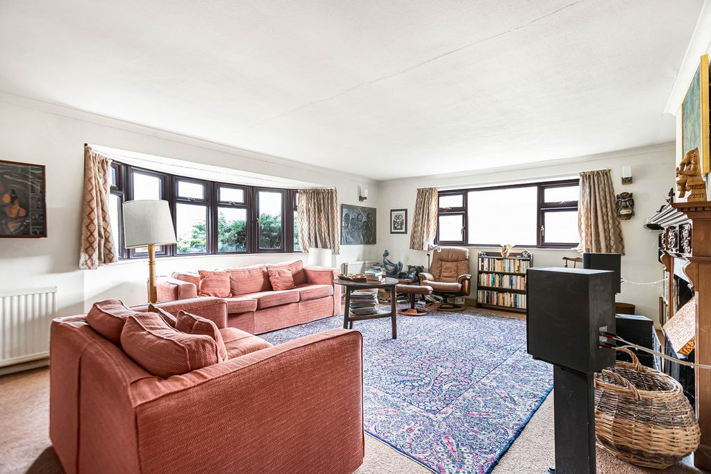 Property photo 2 of 24