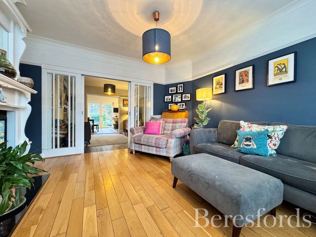 Property photo 2 of 28 Picture No. 11