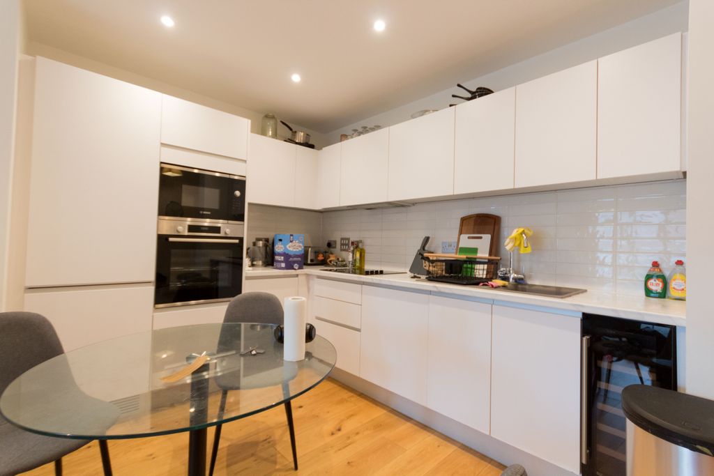Property photo 3 of 6 K