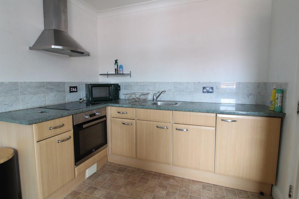 Property photo 2 of 6