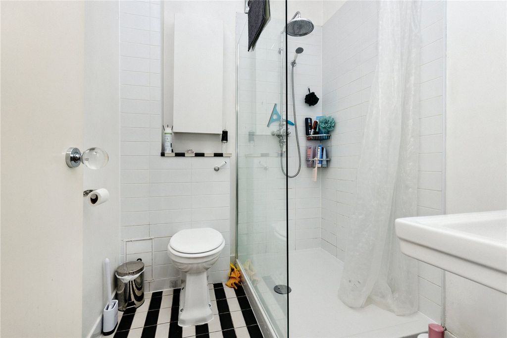 Property photo 3 of 9 Picture No. 24