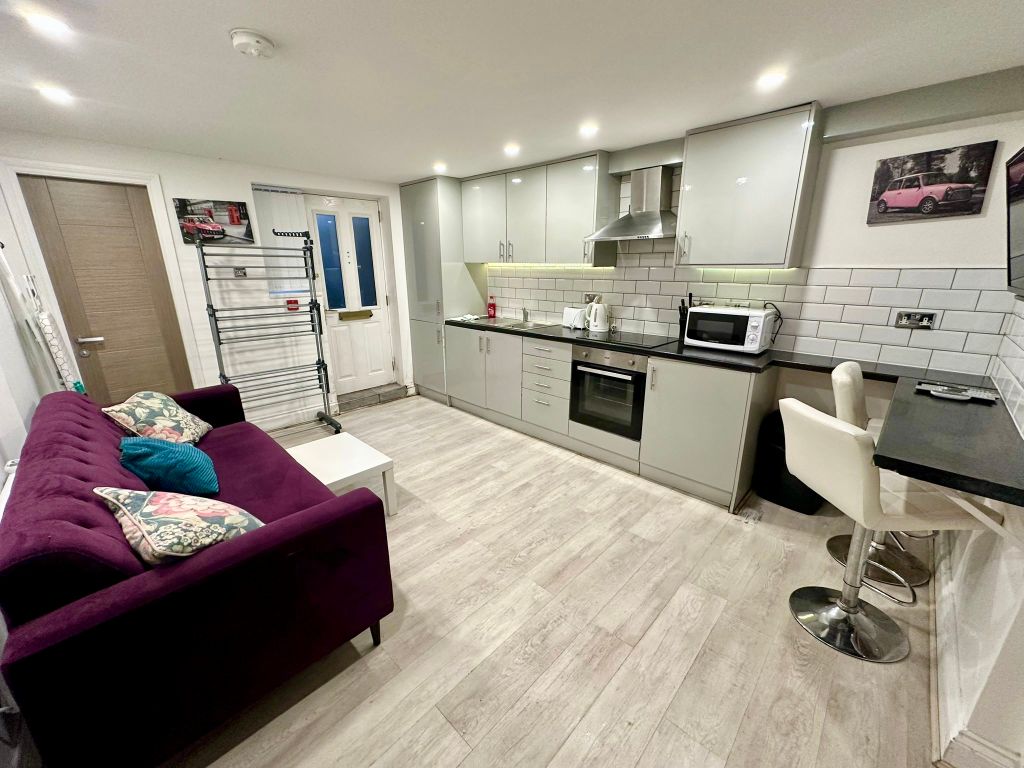 Property photo 1 of 9 Bedroom 2