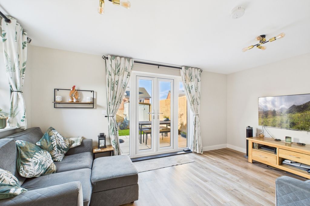 Property photo 3 of 13 Living Room