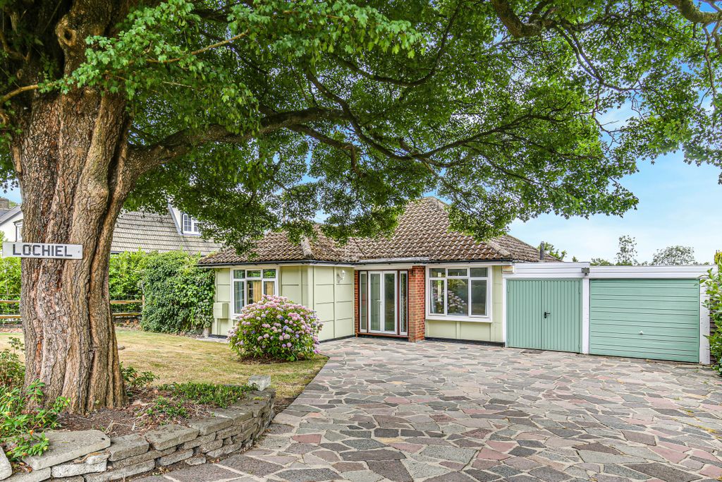 Property photo 1 of 32