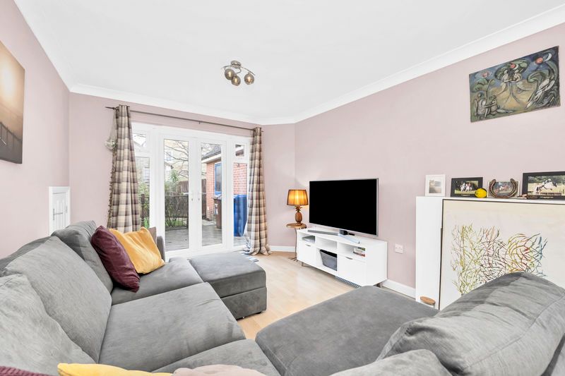 Property photo 3 of 18 Sitting Room