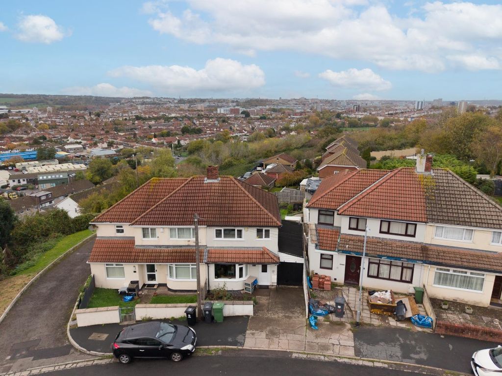 Property photo 2 of 28 51 Novers Park Drive, Bs4-39.Jpg