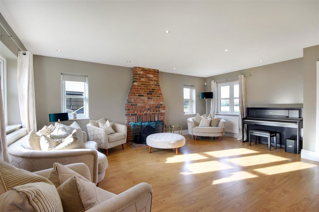 Property photo 2 of 20 1.Jpg