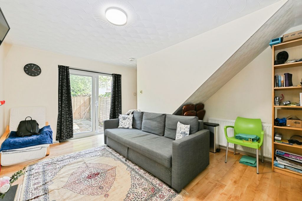 Property photo 3 of 19 Pbox-Img.Jpg