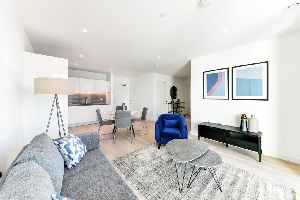 Property photo 2 of 9