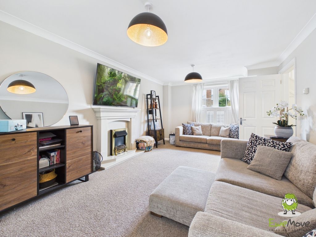 Property photo 3 of 19 Ewemove Estate Agent Basingstoke