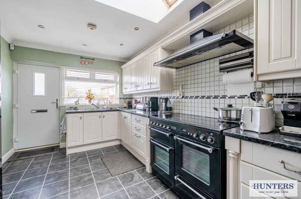 Property photo 3 of 18 487d42E2-c74F-455B-Bdad-E1c930Aa6d66.Jpg