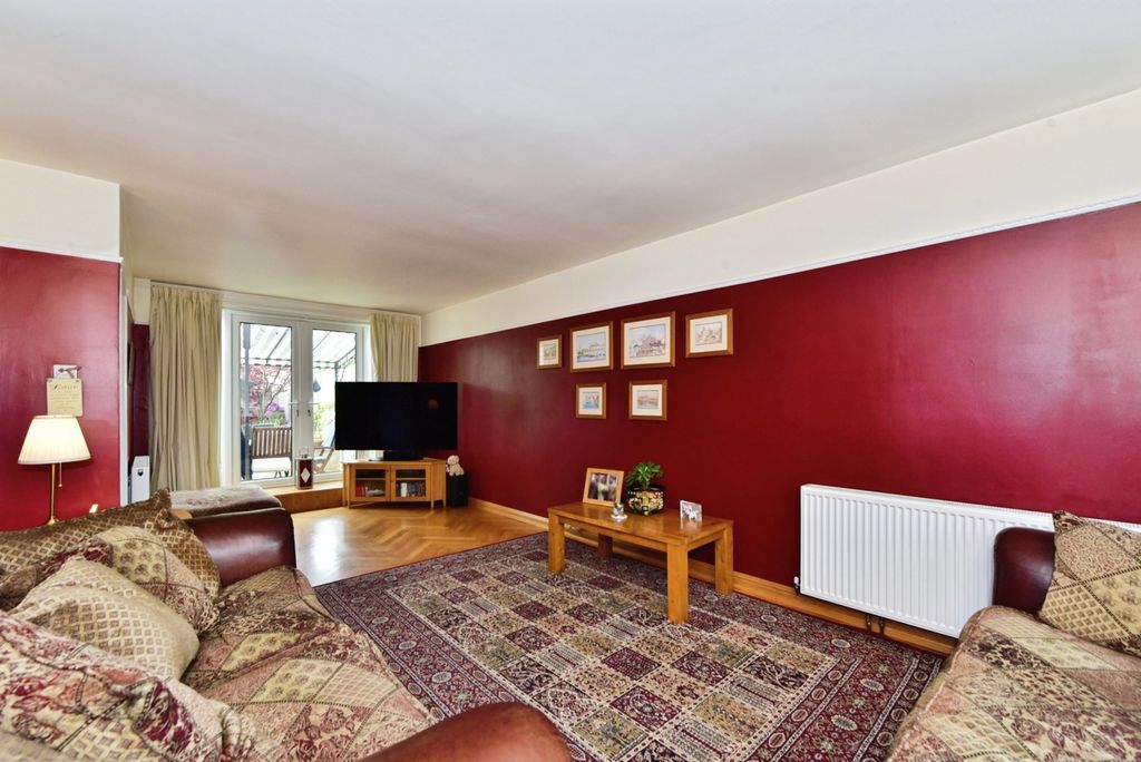 Property photo 3 of 22 Pbox-Img.Jpg