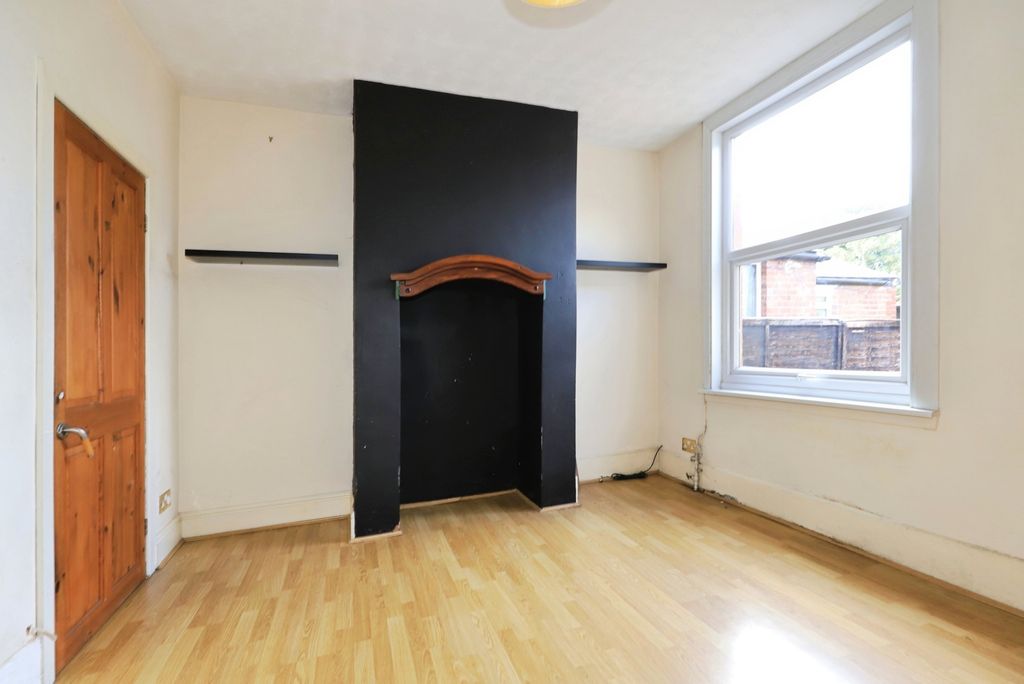 Property photo 3 of 20 Pbox-Img.Jpg