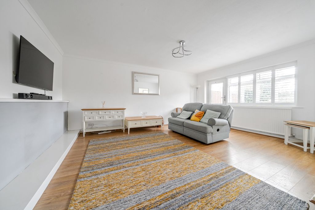 Property photo 2 of 19 1356661-9-68Ca9Ff...
