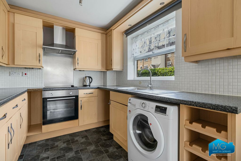 Property photo 2 of 13 Picture No. 40