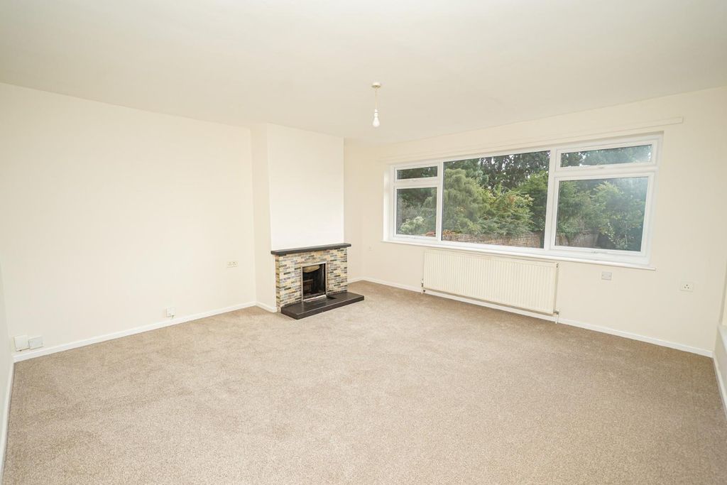 Property photo 2 of 23